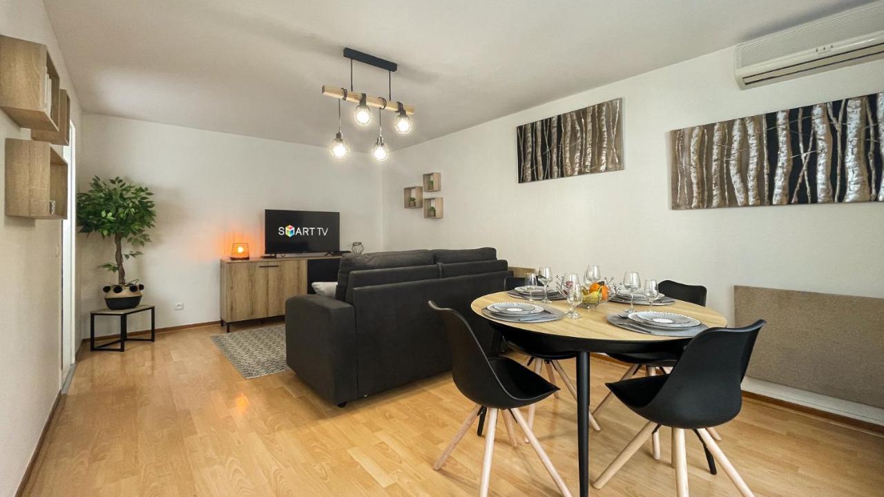 Homey Wood - New - Appartement Avec Une Chambre - Parking Prive Gratuit - Balcon Prive - A 5 Min De La Gare Pour Rejoindre Geneve Annemasse Zewnętrze zdjęcie